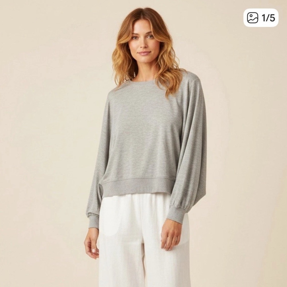 Calypso St. Barth Light Gray‎ Buttery Soft Sweatshirt Size Medium NEW